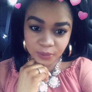 Meet your Posher, Ketsia